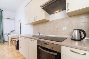 Private Parking - Old Town - Św Krzyża 16 Street