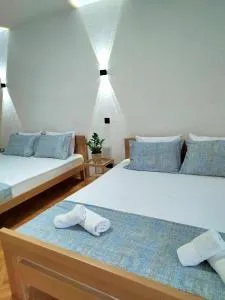 B&D Apartment - Plataniá