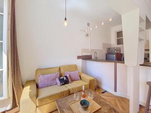 Nestor&Jeeves - CITY TRIP - Central - Balcony