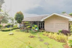 RedDoorz at House Of Dirga Cisarua Puncak - 希萨鲁阿