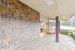 RedDoorz at House Of Dirga Cisarua Puncak