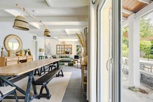 maison familiale à 2 pas du lac,avec spa, à la Gde Escoure-grives