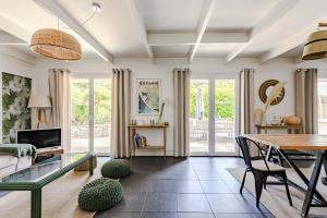 maison familiale à 2 pas du lac,avec spa, à la Gde Escoure-grives