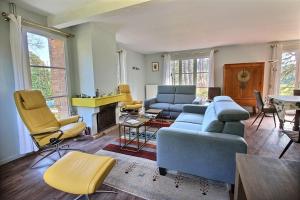 Villas Annonce professionnelle. Jolie maison de vacances 4 chambres avec piscine exterieur, a proximite de la plage, pour 8 a 1 : photos des chambres