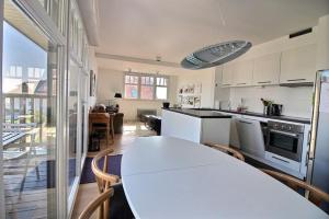 Annonce professionnelle. Appartement 2 chambres avec terrasse Sud, à 50m de la plage, pour 4 à 5 personnes