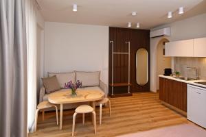 LOCAL SUITES - Nea Moudania Chalkidiki
