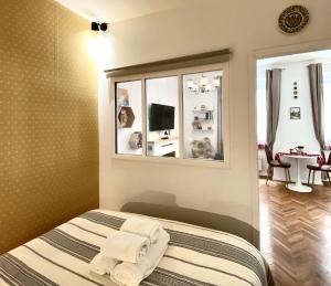 FLH - The Modern Classic Romanian