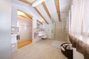 Deluxe Family Suite room in Grischuna Mountain Lodge