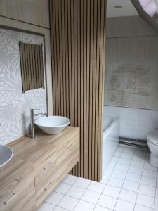 Appartements Maison 1er etage chereng 6kms stade Pierre Mauroy 4 personnes : photos des chambres