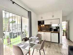 Studio with WiFi, pool and BBQ in Costa del Silencio