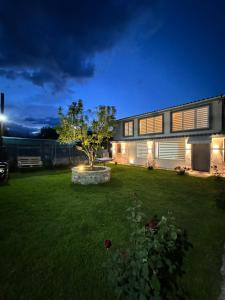 VilaBakiaj - 4hvězdičkové hotely ve městě Tepelenë