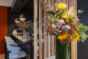 Hotels The Originals Boutique, Hotel Le Pariou, Issoire : photos des chambres