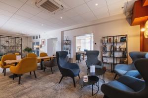 Hotels The Originals Boutique, Hotel Le Pariou, Issoire : photos des chambres