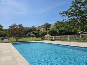 Appartements CARDELLINI 30 - Piscine en residence -Vue mer - 2 Personnes : photos des chambres