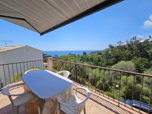 Appartements CARDELLINI 30 - Piscine en residence -Vue mer - 2 Personnes : photos des chambres