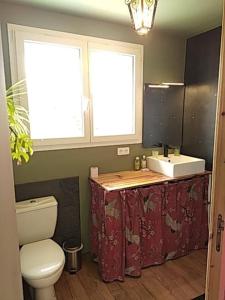 Maisons de vacances Maison avec jardin a Figeac : photos des chambres