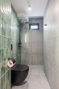 FUN HOUSE - Comfortable stay with garden and near parking