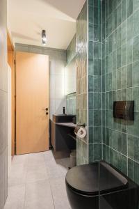 FUN HOUSE - Comfortable stay with garden and near parking