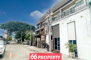 Stylish Townhouse in Nimman Area with Full Kitchen
