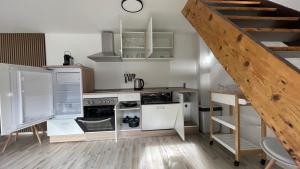 OASE im grünen Hinterhof, EG, Ruhe, Terrasse, Carport, free PayTV, Kaffee&Tee, Fahrräder