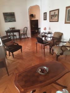 classical, luxury penthouse apartment in Athens