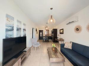 Mythical Sands - Aura