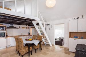 Holiday home Zlatni san - private heated pool