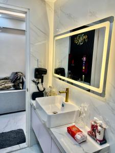 Gina Staycation The Atherton DMCI Parañaque