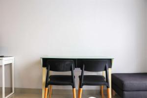 Spacious and Strategic Studio Apartment at Dago Suites By Travelio