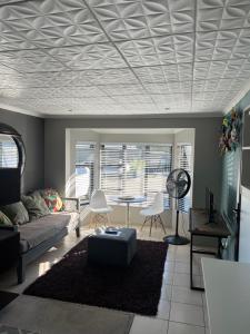 28 on Symonds Luxstudio 4
