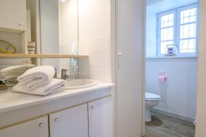 House with large garden and terrace a stones throw from the port