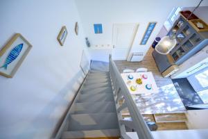 House with large garden and terrace a stones throw from the port