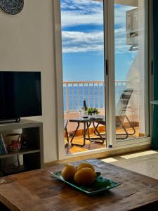 Charming Sea Front 3 Bedroom Apartment - incredible views!