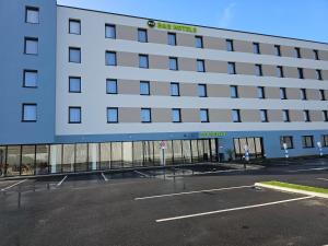 Hotels B&B HOTEL Deauville-Touques : photos des chambres