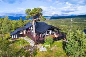 Flott og romslig hytte med særpreg i Lønsdal - Storjord