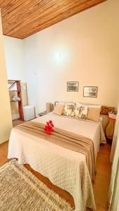 Hospedaria da Cris - Chalé com 2 suites cozinha varanda jardim garagem no centro de Alto Paraiso