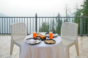 Jomotel Dayaar - An Apple Orchard Villa