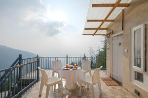 Jomotel Dayaar - An Apple Orchard Villa