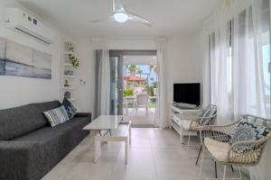 Meneou Blu Beach House*