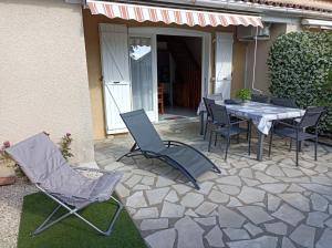 AGENCE JF IMMO-Villa 6 pers climatisee avec terrasse et Parking prive - V0270