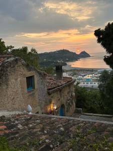 La Casa del Nespolo - Exclusive Country Suites - Seaview Pool & Self Check-in