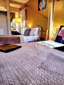Family Room (2 Adults + 1 Child) - Second Floor room in Kilbrannan Guest House