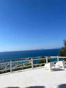 La Casa del Nespolo - Exclusive Country Suites - Seaview Pool & Self Check-in