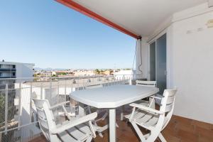 UHC Gisamar Apartments