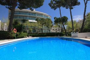 UHC Gisamar Apartments