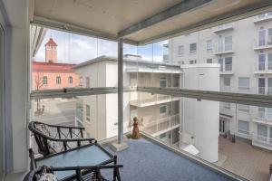 Uniikki kattohuoneisto ydinkeskustassa, lämmin pysäköinti, max 6 hlöä