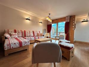 Duplex spacieux avec piscine couverte, balcon et parking, à 300m du centre et proche des pistes - FR-1-624-137