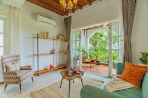 ELIVAAS 5 BHK Pet Friendly with Pvt Pool - Villa Vacasa