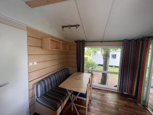 B&B / Chambres d'hotes Les Pinots d'Alsace - 3 bungalows climatises avec TV - Proche Europa Park : photos des chambres