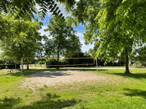 B&B / Chambres d'hotes Les Pinots d'Alsace - 3 bungalows climatises avec TV - Proche Europa Park : photos des chambres